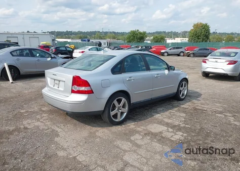 2005 Volvo S40 2.4I from USA, damaged, VIN YV1MS382952089320